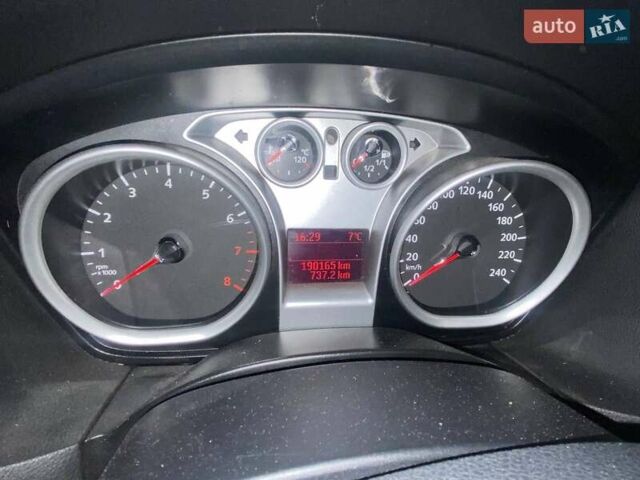 Серый Форд Фокус, объемом двигателя 1.6 л и пробегом 190 тыс. км за 5350 $, фото 13 на Automoto.ua