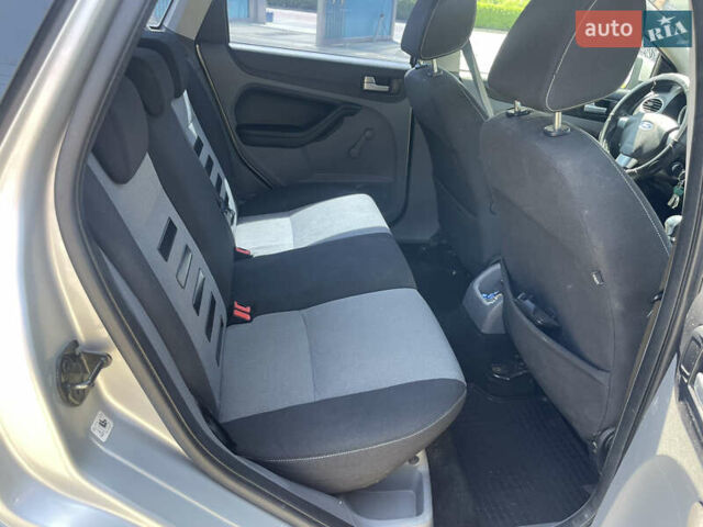 Серый Форд Фокус, объемом двигателя 1.56 л и пробегом 288 тыс. км за 5200 $, фото 8 на Automoto.ua