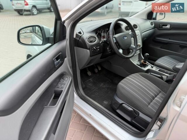 Сірий Форд Фокус, об'ємом двигуна 1.6 л та пробігом 270 тис. км за 5399 $, фото 13 на Automoto.ua