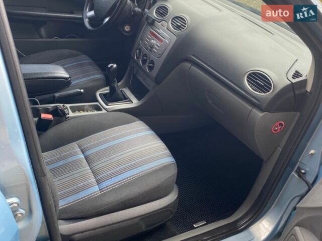 Серый Форд Фокус, объемом двигателя 1.6 л и пробегом 255 тыс. км за 5300 $, фото 22 на Automoto.ua