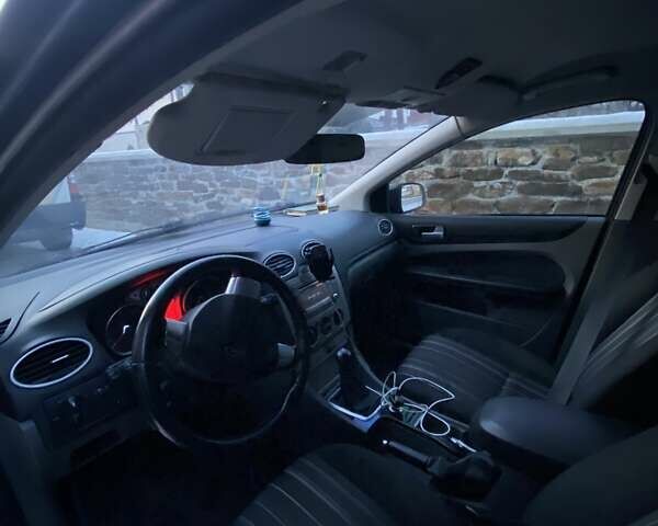 Сірий Форд Фокус, об'ємом двигуна 1.56 л та пробігом 200 тис. км за 5900 $, фото 6 на Automoto.ua