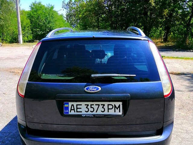 Серый Форд Фокус, объемом двигателя 1.6 л и пробегом 227 тыс. км за 5500 $, фото 4 на Automoto.ua