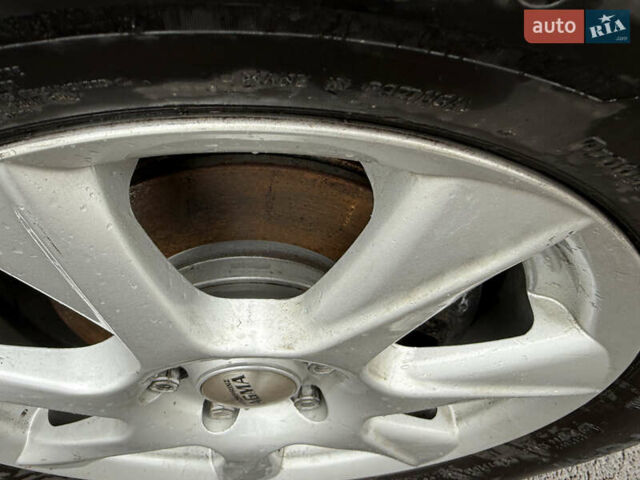 Серый Форд Фокус, объемом двигателя 1.6 л и пробегом 224 тыс. км за 4200 $, фото 12 на Automoto.ua