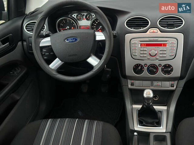 Серый Форд Фокус, объемом двигателя 0 л и пробегом 203 тыс. км за 5900 $, фото 19 на Automoto.ua