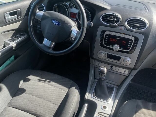 Серый Форд Фокус, объемом двигателя 1.6 л и пробегом 220 тыс. км за 5750 $, фото 9 на Automoto.ua