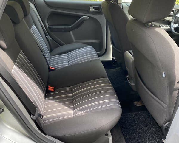 Сірий Форд Фокус, об'ємом двигуна 1.6 л та пробігом 168 тис. км за 5500 $, фото 7 на Automoto.ua