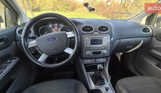 Серый Форд Фокус, объемом двигателя 1.8 л и пробегом 239 тыс. км за 5600 $, фото 13 на Automoto.ua