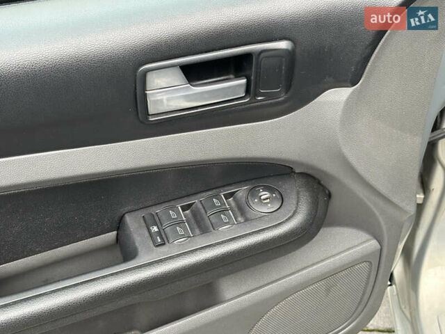Сірий Форд Фокус, об'ємом двигуна 1.6 л та пробігом 258 тис. км за 5700 $, фото 19 на Automoto.ua