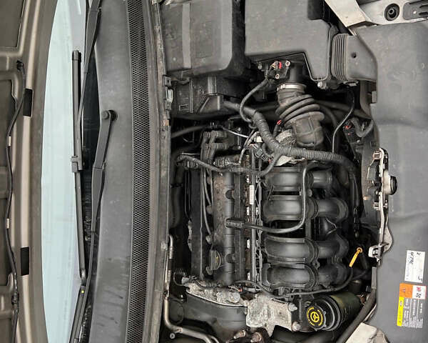 Серый Форд Фокус, объемом двигателя 1.6 л и пробегом 227 тыс. км за 5898 $, фото 20 на Automoto.ua