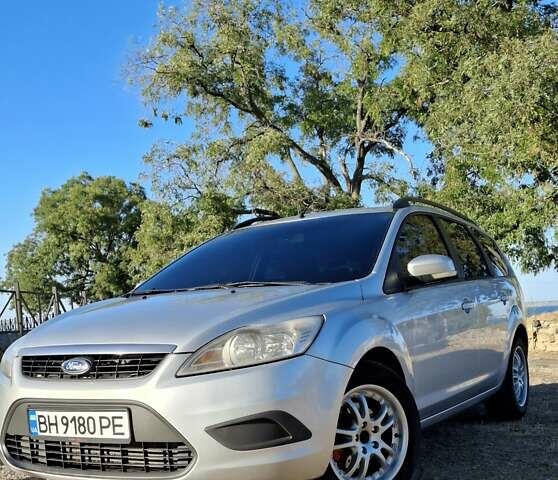 Серый Форд Фокус, объемом двигателя 1.56 л и пробегом 272 тыс. км за 5800 $, фото 1 на Automoto.ua