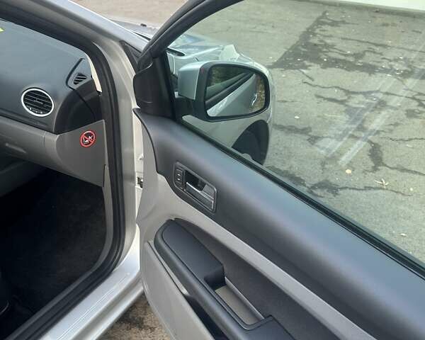 Форд Фокус 2009 в Калуше на Automoto.ua Серый Форд Фокус, объемом двигателя 1.6 л и пробегом 131 тыс. км за 6900 $, фото 19 на Automoto.ua