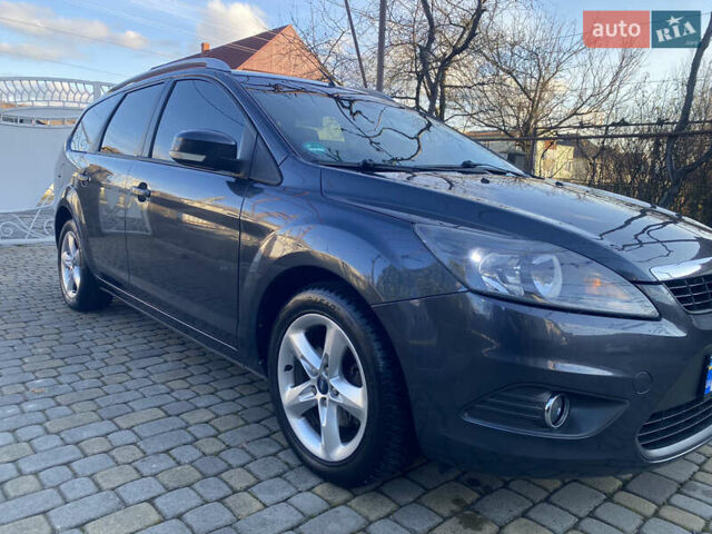 Серый Форд Фокус, объемом двигателя 1.8 л и пробегом 287 тыс. км за 5200 $, фото 6 на Automoto.ua