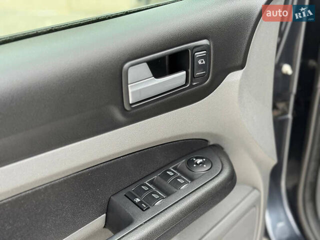 Сірий Форд Фокус, об'ємом двигуна 1.6 л та пробігом 198 тис. км за 5650 $, фото 25 на Automoto.ua
