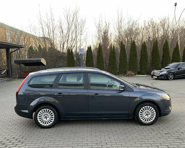 Серый Форд Фокус, объемом двигателя 1.6 л и пробегом 272 тыс. км за 5800 $, фото 5 на Automoto.ua