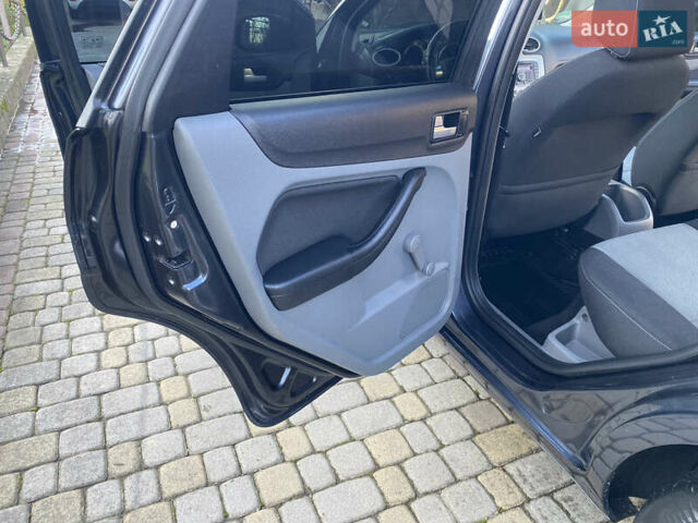 Серый Форд Фокус, объемом двигателя 1.8 л и пробегом 287 тыс. км за 5200 $, фото 24 на Automoto.ua