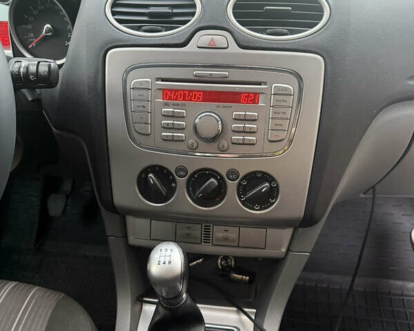 Форд Фокус 2009 у Бердичеве на Automoto.ua Сірий Форд Фокус, об'ємом двигуна 1.6 л та пробігом 260 тис. км за 5250 $, фото 11 на Automoto.ua