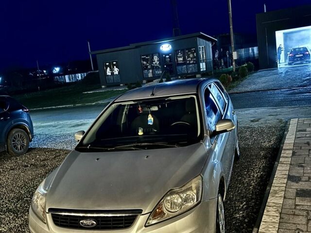 Серый Форд Фокус, объемом двигателя 1.6 л и пробегом 280 тыс. км за 4650 $, фото 1 на Automoto.ua