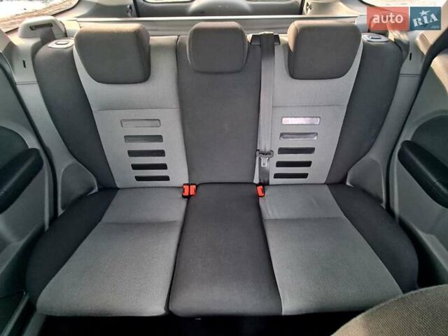 Сірий Форд Фокус, об'ємом двигуна 1.6 л та пробігом 260 тис. км за 6200 $, фото 29 на Automoto.ua