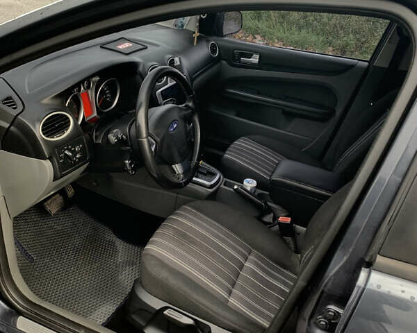Сірий Форд Фокус, об'ємом двигуна 2 л та пробігом 211 тис. км за 6400 $, фото 10 на Automoto.ua