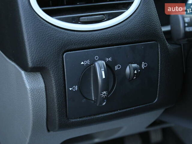 Форд Фокус 2009 в Бердичеве на Automoto.ua Серый Форд Фокус, объемом двигателя 1.6 л и пробегом 306 тыс. км за 4900 $, фото 13 на Automoto.ua