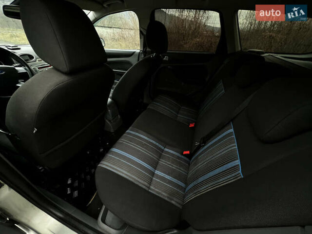 Сірий Форд Фокус, об'ємом двигуна 1.6 л та пробігом 270 тис. км за 3999 $, фото 9 на Automoto.ua