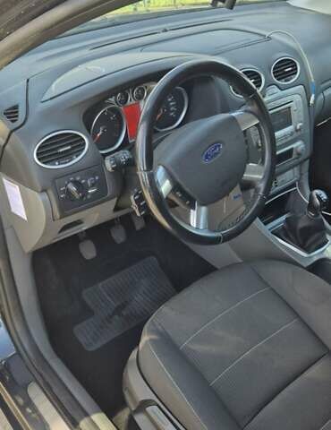 Серый Форд Фокус, объемом двигателя 1.8 л и пробегом 239 тыс. км за 5600 $, фото 2 на Automoto.ua