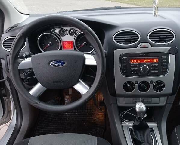 Серый Форд Фокус, объемом двигателя 1.8 л и пробегом 199 тыс. км за 4700 $, фото 8 на Automoto.ua