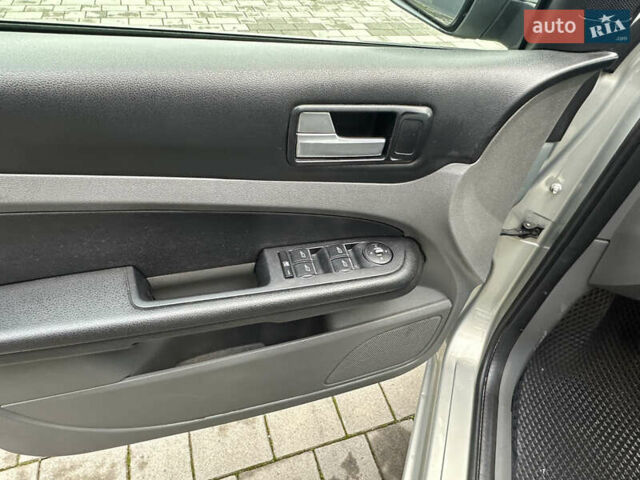 Сірий Форд Фокус, об'ємом двигуна 1.6 л та пробігом 258 тис. км за 5700 $, фото 26 на Automoto.ua