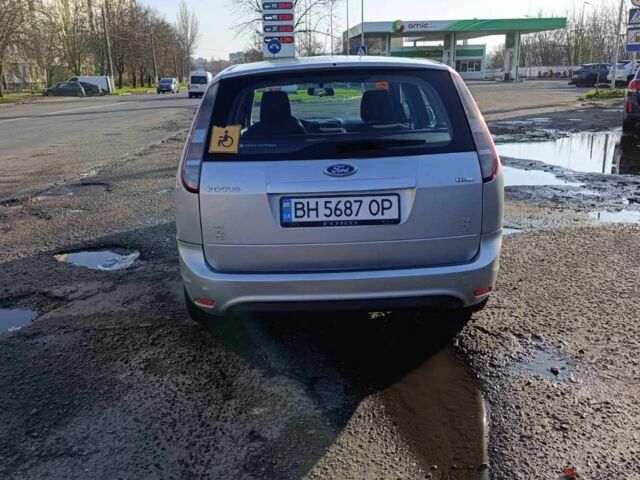 Серый Форд Фокус, объемом двигателя 1.6 л и пробегом 300 тыс. км за 5500 $, фото 2 на Automoto.ua