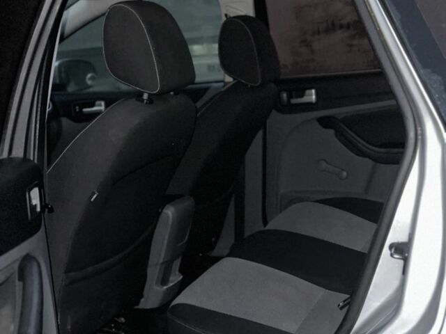 Сірий Форд Фокус, об'ємом двигуна 1.8 л та пробігом 230 тис. км за 4250 $, фото 10 на Automoto.ua