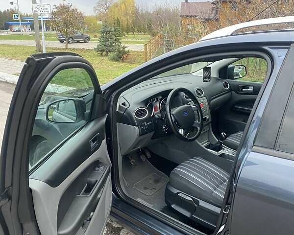 Серый Форд Фокус, объемом двигателя 1.6 л и пробегом 265 тыс. км за 5000 $, фото 39 на Automoto.ua