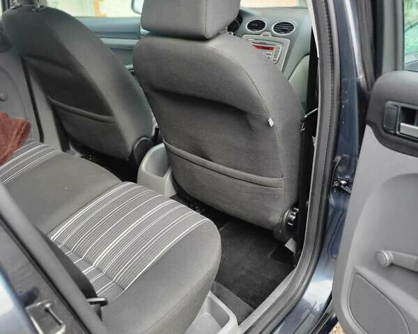 Серый Форд Фокус, объемом двигателя 1.6 л и пробегом 230 тыс. км за 5500 $, фото 14 на Automoto.ua