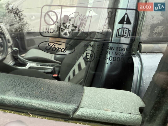 Серый Форд Фокус, объемом двигателя 1.6 л и пробегом 224 тыс. км за 4200 $, фото 19 на Automoto.ua