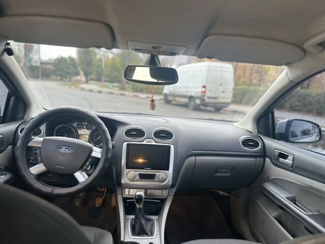 Сірий Форд Фокус, об'ємом двигуна 1.8 л та пробігом 270 тис. км за 4500 $, фото 5 на Automoto.ua