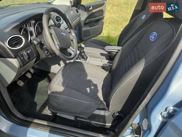 Форд Фокус 2009 у Долине на Automoto.ua Сірий Форд Фокус, об'ємом двигуна 2 л та пробігом 296 тис. км за 5550 $, фото 1 на Automoto.ua
