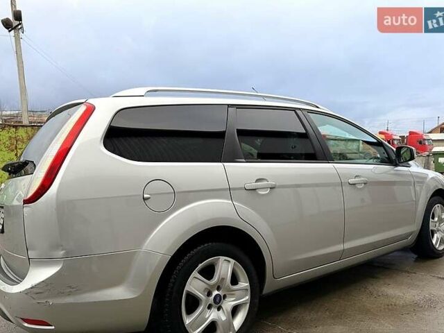 Серый Форд Фокус, объемом двигателя 1.6 л и пробегом 179 тыс. км за 5800 $, фото 9 на Automoto.ua