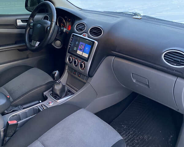 Серый Форд Фокус, объемом двигателя 1.6 л и пробегом 299 тыс. км за 5700 $, фото 12 на Automoto.ua