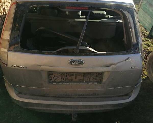 Серый Форд Фокус, объемом двигателя 1.6 л и пробегом 150 тыс. км за 2500 $, фото 4 на Automoto.ua