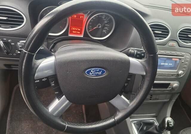 Сірий Форд Фокус, об'ємом двигуна 1.8 л та пробігом 230 тис. км за 6350 $, фото 6 на Automoto.ua