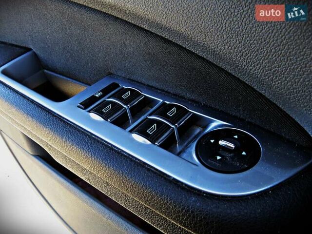 Серый Форд Фокус, объемом двигателя 2 л и пробегом 267 тыс. км за 6950 $, фото 5 на Automoto.ua