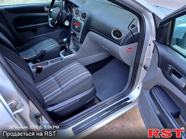 Форд Фокус 2009 у Миколаєві на Automoto.ua Сірий Форд Фокус, об'ємом двигуна 1.6 л та пробігом 0 тис. км за 5300 $, фото 8 на Automoto.ua