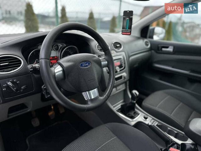 Сірий Форд Фокус, об'ємом двигуна 1.8 л та пробігом 207 тис. км за 6500 $, фото 19 на Automoto.ua