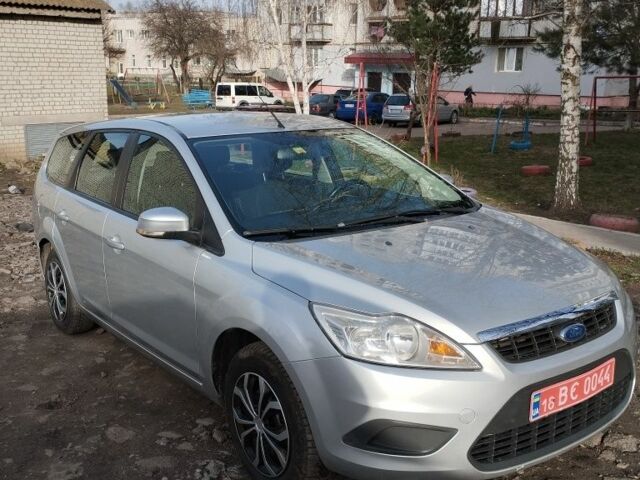 Сірий Форд Фокус, об'ємом двигуна 1.6 л та пробігом 305 тис. км за 4750 $, фото 2 на Automoto.ua