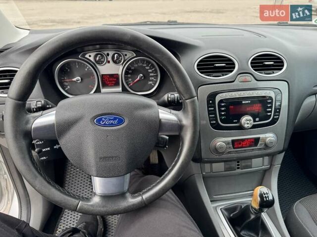Сірий Форд Фокус, об'ємом двигуна 1.6 л та пробігом 314 тис. км за 4950 $, фото 25 на Automoto.ua