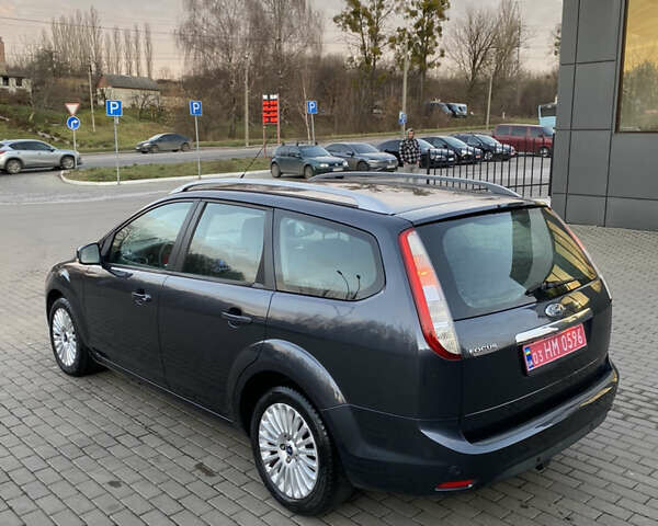 Серый Форд Фокус, объемом двигателя 1.6 л и пробегом 272 тыс. км за 5800 $, фото 2 на Automoto.ua