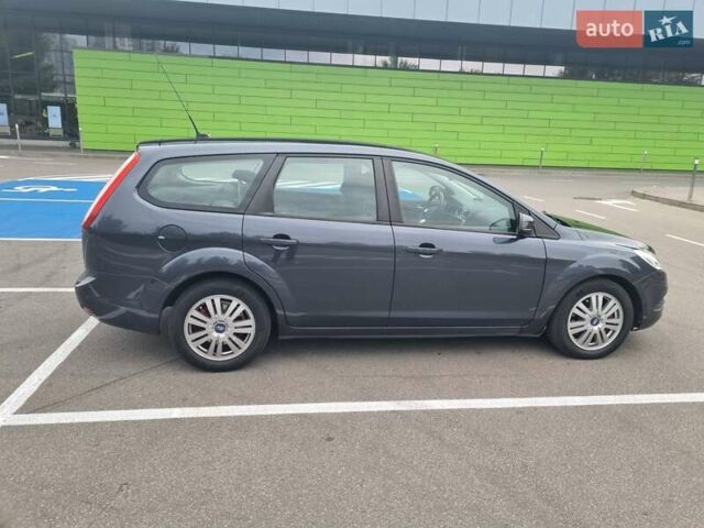 Серый Форд Фокус, объемом двигателя 2 л и пробегом 252 тыс. км за 6300 $, фото 6 на Automoto.ua