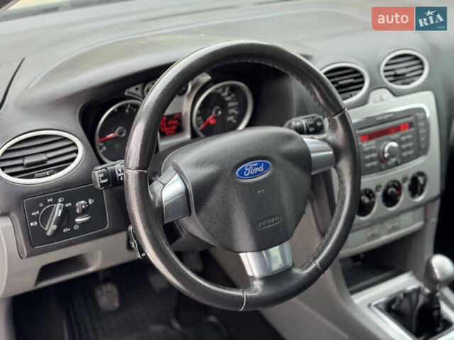 Сірий Форд Фокус, об'ємом двигуна 1.6 л та пробігом 198 тис. км за 5650 $, фото 19 на Automoto.ua