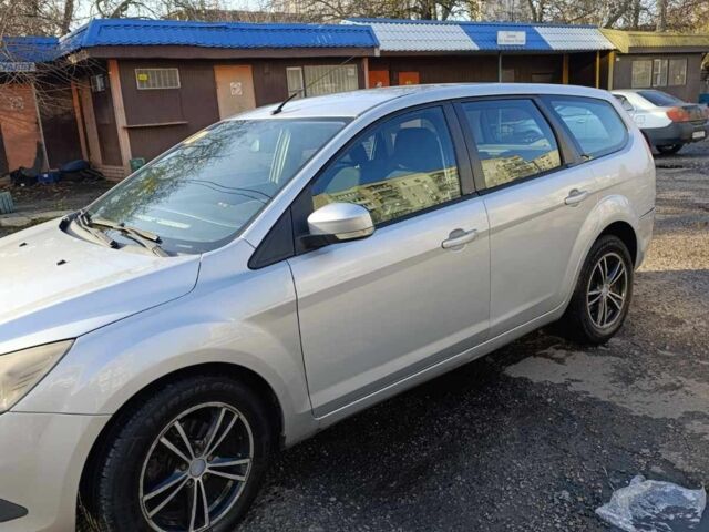 Серый Форд Фокус, объемом двигателя 1.6 л и пробегом 300 тыс. км за 5500 $, фото 1 на Automoto.ua