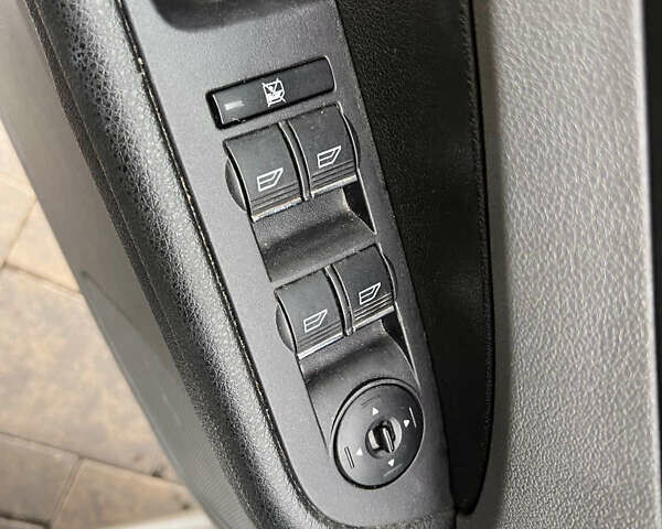 Серый Форд Фокус, объемом двигателя 1.6 л и пробегом 227 тыс. км за 5898 $, фото 21 на Automoto.ua