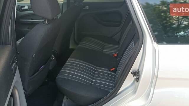 Сірий Форд Фокус, об'ємом двигуна 1.6 л та пробігом 290 тис. км за 5500 $, фото 1 на Automoto.ua